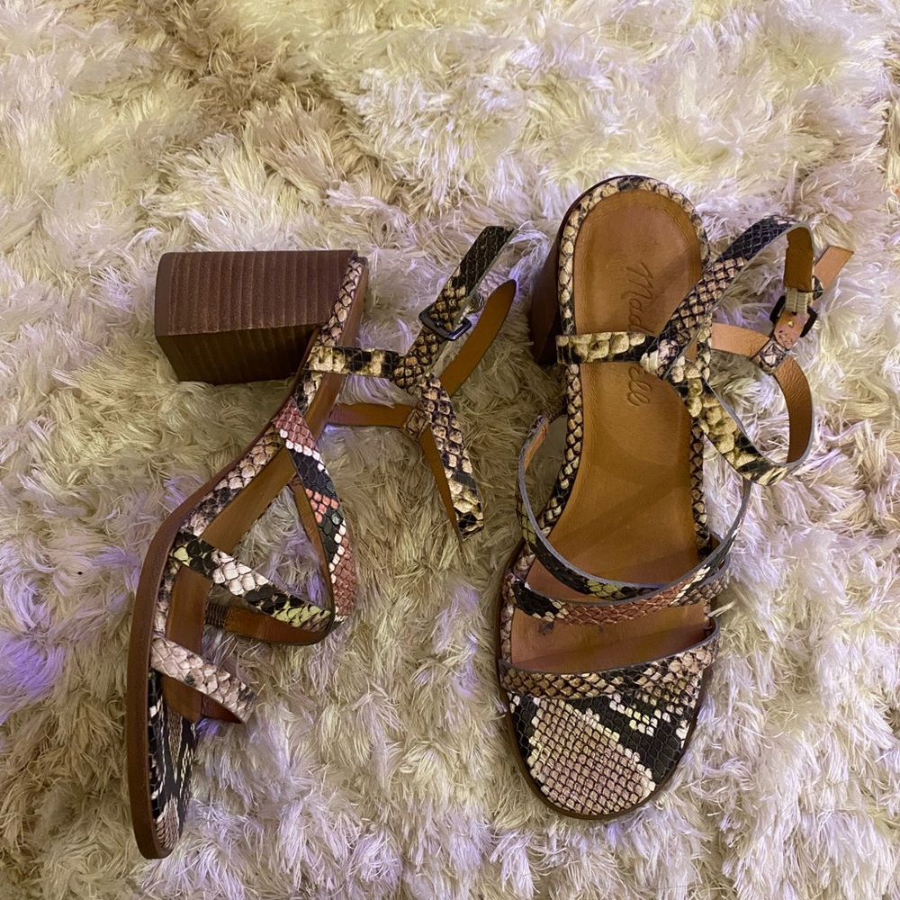 ✨ Madewell snake print sandals ✨